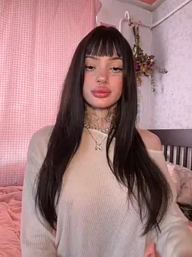 madelinexx online show from July 23, 2026, 9:40 am