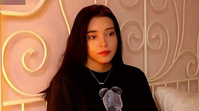 Snapshot of WildaBendell chatting on February 12, 2025, 1:37 pm WildaBendell online show from February 12, 2025, 1:37 pm