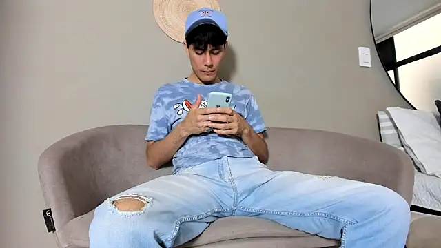 Huge latin cock online show from February 9, 2025, 9:06 pm