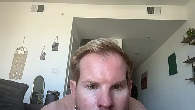 Snapshot of crossfitterguy87 chatting on February 16, 2026, 6:04 pm crossfitterguy87 online show from February 16, 2026, 6:04 pm