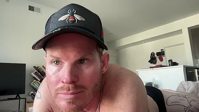 Snapshot of crossfitterguy87 chatting on March 1, 2026, 8:33 pm crossfitterguy87 online show from March 1, 2026, 8:33 pm