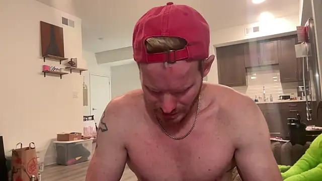 Snapshot of crossfitterguy87 chatting on March 10, 2026, 11:43 pm crossfitterguy87 online show from March 10, 2026, 11:43 pm