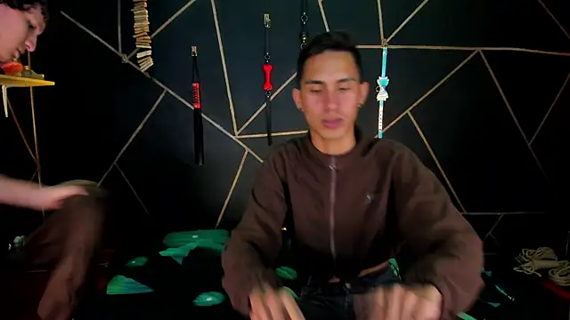 Snapshot of MillersKink chatting on December 5, 2025, 3:26 am MillersKink online show from December 5, 2025, 3:26 am