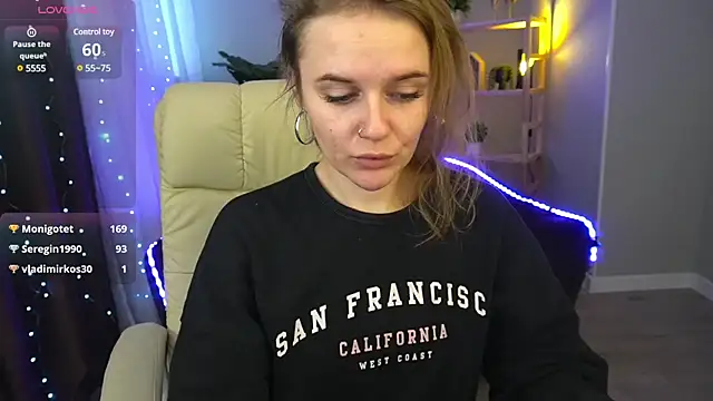 MaribelRiverr  online show from December 26, 2024, 10:16 am