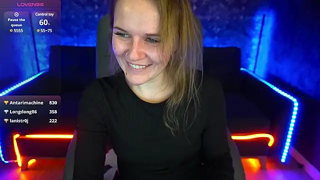 MaribelRiverr  online show from February 2, 2025, 12:35 pm