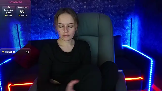 MaribelRiverr  online show from February 6, 2025, 9:22 am