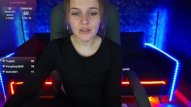 MaribelRiverr  online show from February 6, 2025, 12:26 pm