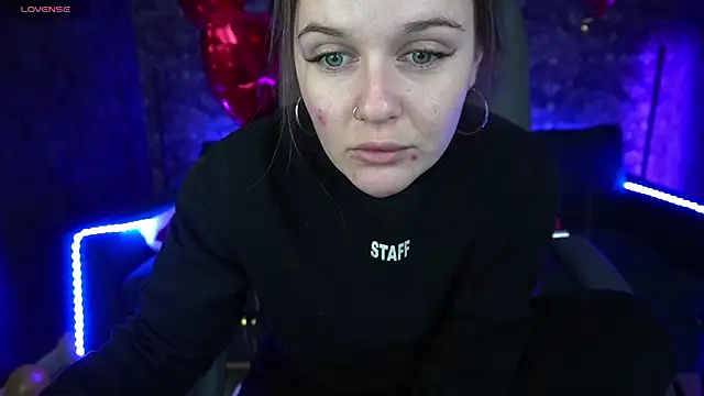 MaribelRiverr  online show from February 17, 2025, 6:20 am