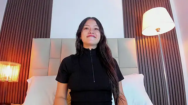 Jaslyn  Smith online show from May 20, 2026, 2:12 pm