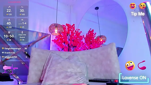 KimVelezz online show from January 25, 2025, 11:11 pm