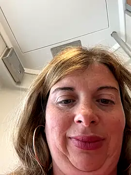 Snapshot of Lombada chatting on October 23, 2025, 1:21 pm Lombada online show from October 23, 2025, 1:21 pm