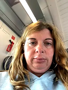 Snapshot of Lombada chatting on October 25, 2025, 2:35 pm Lombada online show from October 25, 2025, 2:35 pm