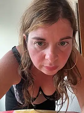 Snapshot of Lombada chatting on November 6, 2025, 7:42 am Lombada online show from November 6, 2025, 7:42 am