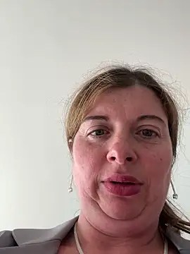 Snapshot of Lombada chatting on November 10, 2025, 1:21 pm Lombada online show from November 10, 2025, 1:21 pm