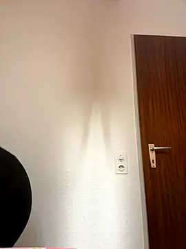 Snapshot of Lombada chatting on December 2, 2025, 4:24 pm Lombada online show from December 2, 2025, 4:24 pm