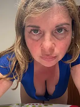Snapshot of Lombada chatting on April 18, 2026, 9:26 pm Lombada online show from April 18, 2026, 9:26 pm