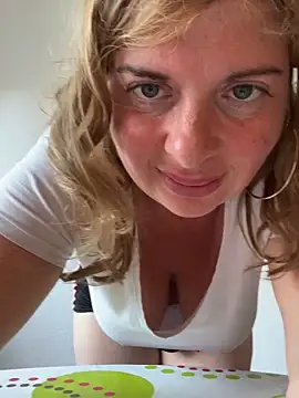 Snapshot of Lombada chatting on May 25, 2026, 8:53 am Lombada online show from May 25, 2026, 8:53 am