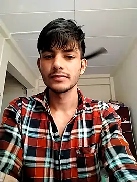 kingkartik7 online show from February 19, 2025, 10:34 am