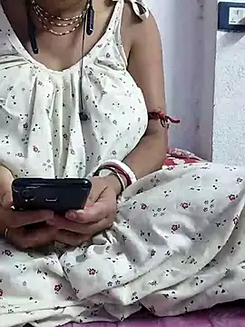 Snapshot of miss-Riy chatting on July 7, 2026, 4:44 pm miss-Riy online show from July 7, 2026, 4:44 pm