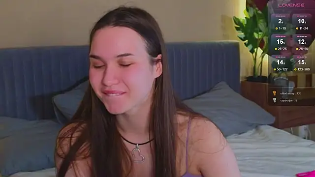 Roxie Mils online show from December 30, 2024, 12:11 am