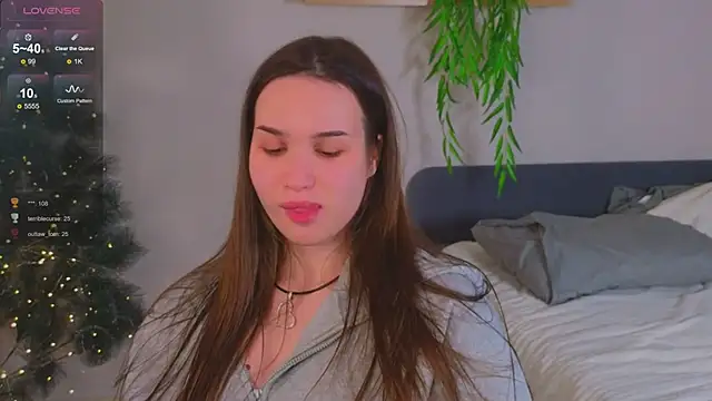 Roxie Mils online show from January 8, 2025, 6:31 pm