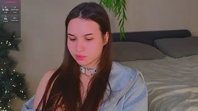 Roxie Mils online show from January 11, 2025, 6:12 pm