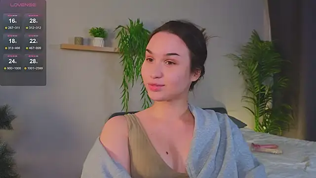 Roxie Mils online show from January 16, 2025, 6:27 pm