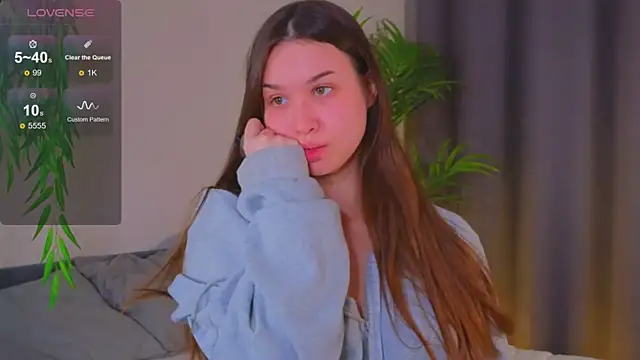 Roxie Mils online show from January 22, 2025, 3:07 pm