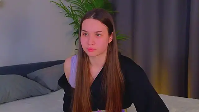 Roxie Mils online show from January 25, 2025, 6:24 pm