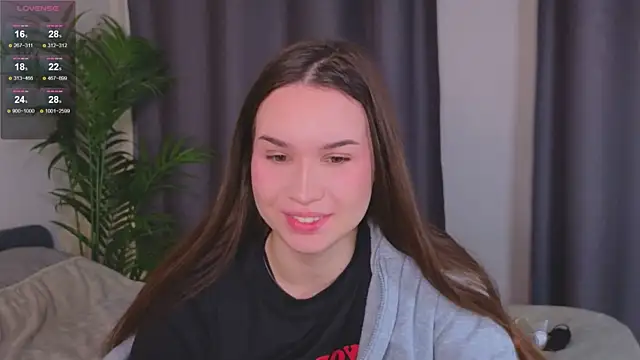 Roxie Mils online show from February 9, 2025, 2:18 pm