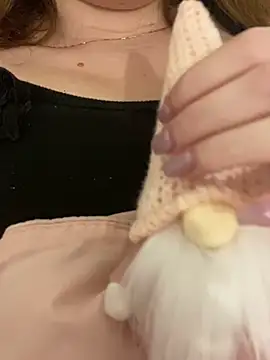 Snapshot of EvaRush chatting on December 13, 2024, 12:31 am EvaRush online show from December 13, 2024, 12:31 am