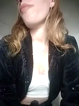 Snapshot of EvaRush chatting on October 5, 2025, 9:02 pm EvaRush online show from October 5, 2025, 9:02 pm