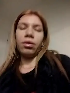 Snapshot of EvaRush chatting on November 17, 2025, 11:21 pm EvaRush online show from November 17, 2025, 11:21 pm