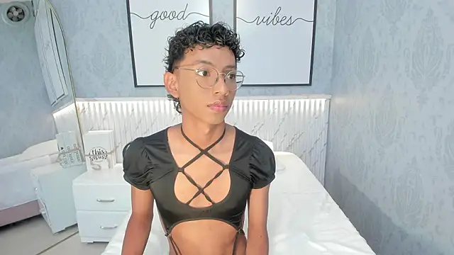 Snapshot of Angel__sweet18 chatting on February 13, 2026, 9:11 pm Angel sweet18 online show from February 13, 2026, 9:11 pm