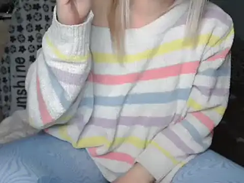 LaRa forU online show from December 7, 2024, 2:46 pm