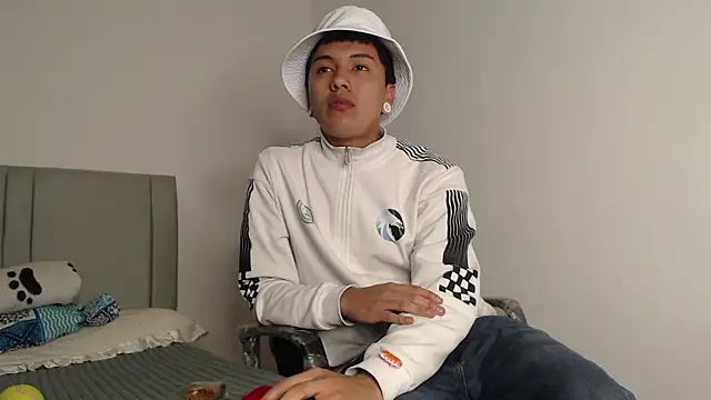 alex-lover online show from March 11, 2026, 3:12 am