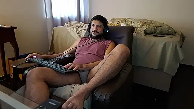 Snapshot of LUH133 chatting on September 10, 2025, 5:35 pm LUH133 online show from September 10, 2025, 5:35 pm