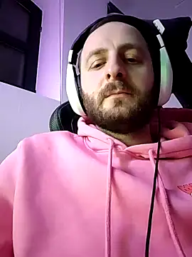 Snapshot of poldek38 chatting on February 5, 2025, 8:35 pm poldek38 online show from February 5, 2025, 8:35 pm