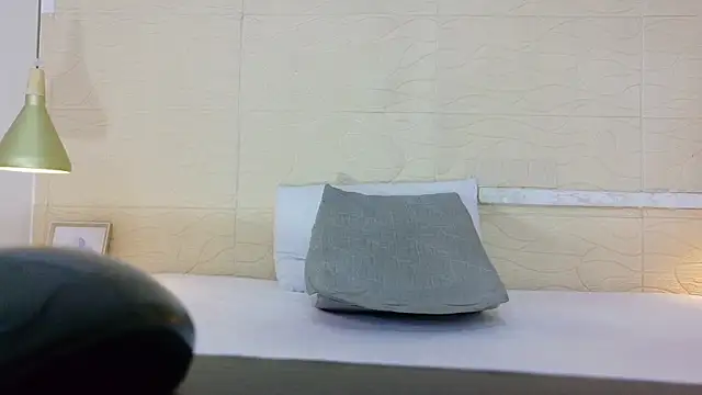 Chocolatte bar online show from October 2, 2025, 1:51 pm