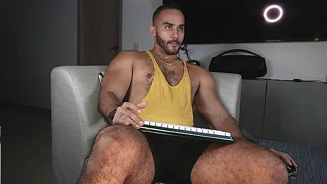 Snapshot of orion1993 chatting on December 23, 2025, 9:18 am orion1993 online show from December 23, 2025, 9:18 am