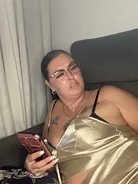 vanessaNL online show from December 8, 2024, 10:47 pm