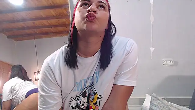 Luna Florez online show from December 7, 2024, 3:36 am