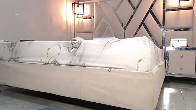 Luna Florez online show from January 14, 2025, 11:16 pm