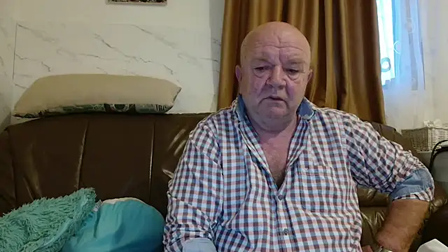 fullballs6 online show from March 3, 2026, 4:40 am