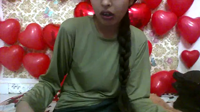 Snapshot of ks536191 chatting on February 10, 2025, 4:52 am ks536191 online show from February 10, 2025, 4:52 am