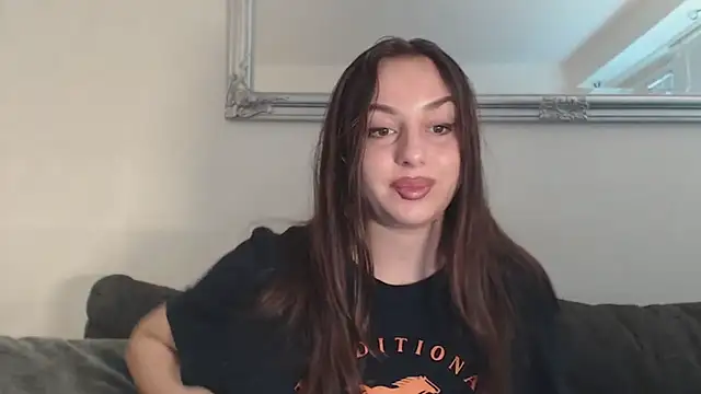 courtneyPerfect online show from December 19, 2024, 11:07 am