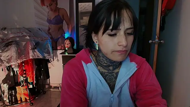 Snapshot of TinnaDawsom chatting on February 11, 2026, 12:15 am TinnaDawsom online show from February 11, 2026, 12:15 am