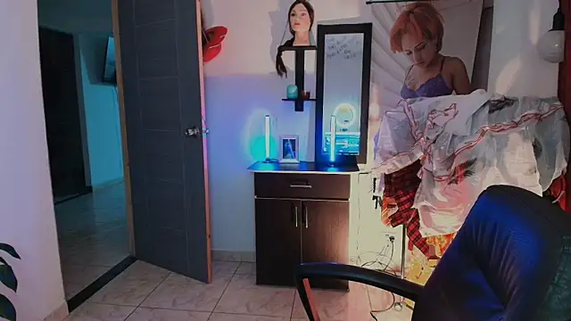 Snapshot of TinnaDawsom chatting on February 28, 2026, 12:44 am TinnaDawsom online show from February 28, 2026, 12:44 am