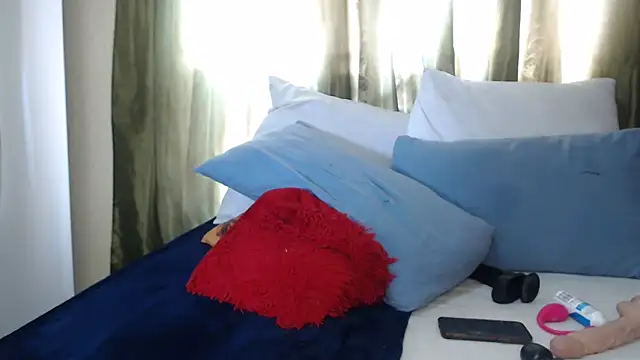 Snapshot of Foxybrownxx1 chatting on November 9, 2025, 7:28 am Foxybrownxx1 online show from November 9, 2025, 7:28 am