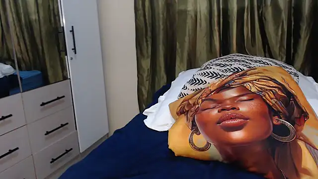 Snapshot of Foxybrownxx1 chatting on November 21, 2025, 8:29 pm Foxybrownxx1 online show from November 21, 2025, 8:29 pm